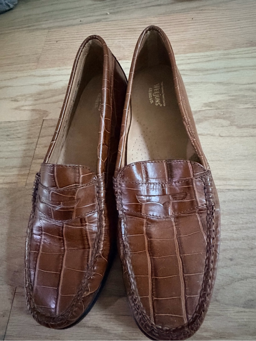 G.H. Bass Weejuns Diane Croc-Embossed Leather Penny Loafers - Women's 9.5M